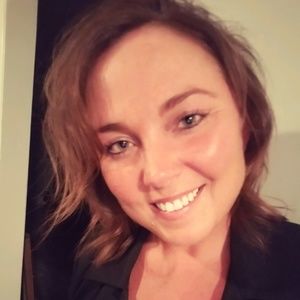 Meet your Posher, Evelyn